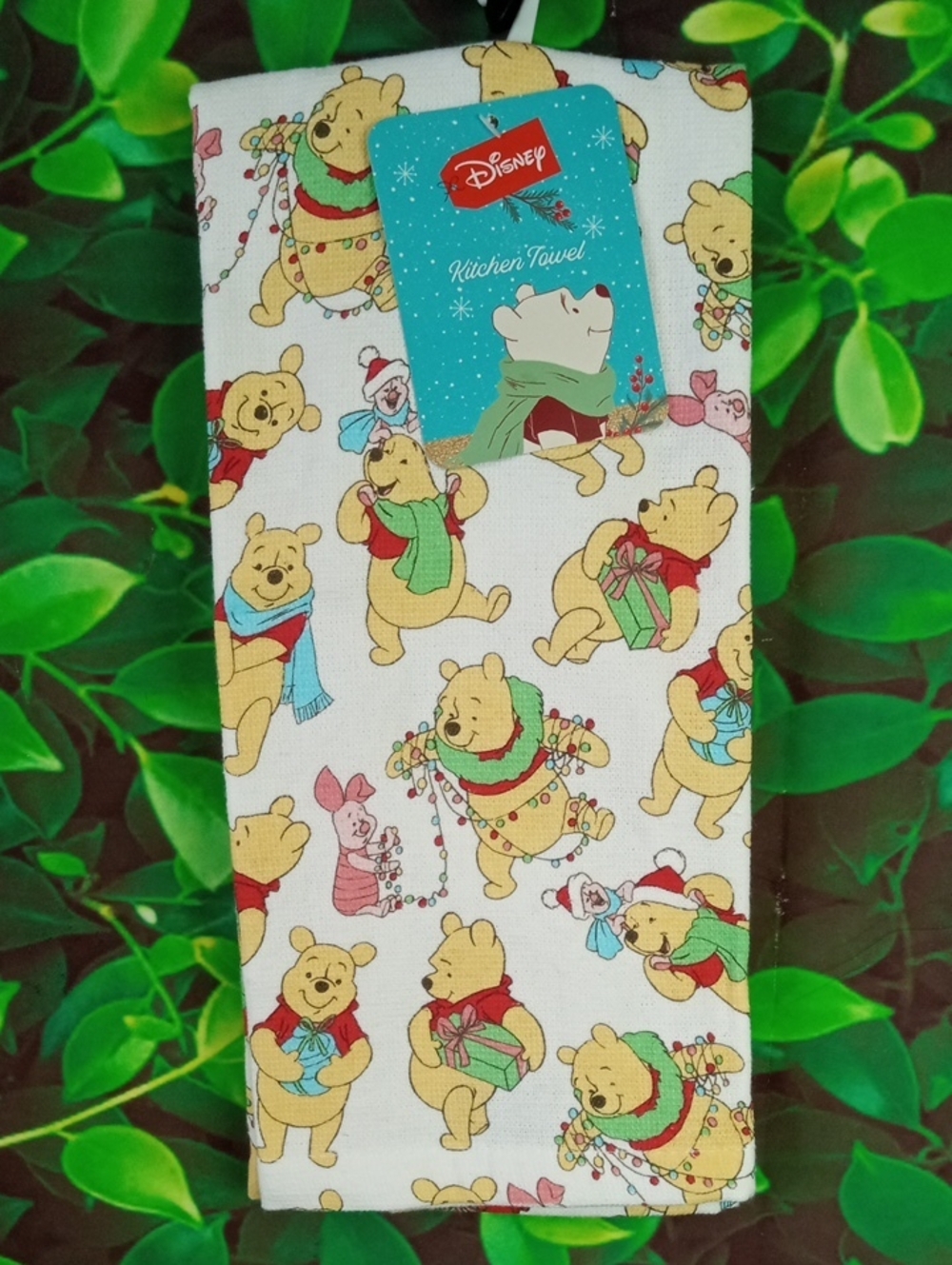 🎁 Disney Winnie the Pooh Holiday Kitchen Towel